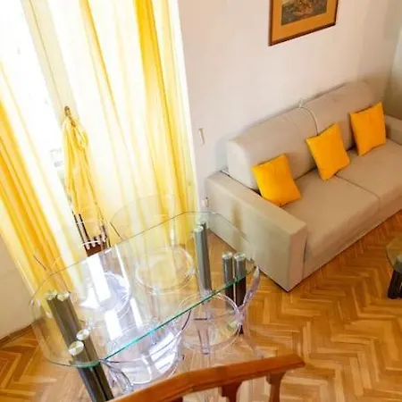Charming 1Br Apartment-3